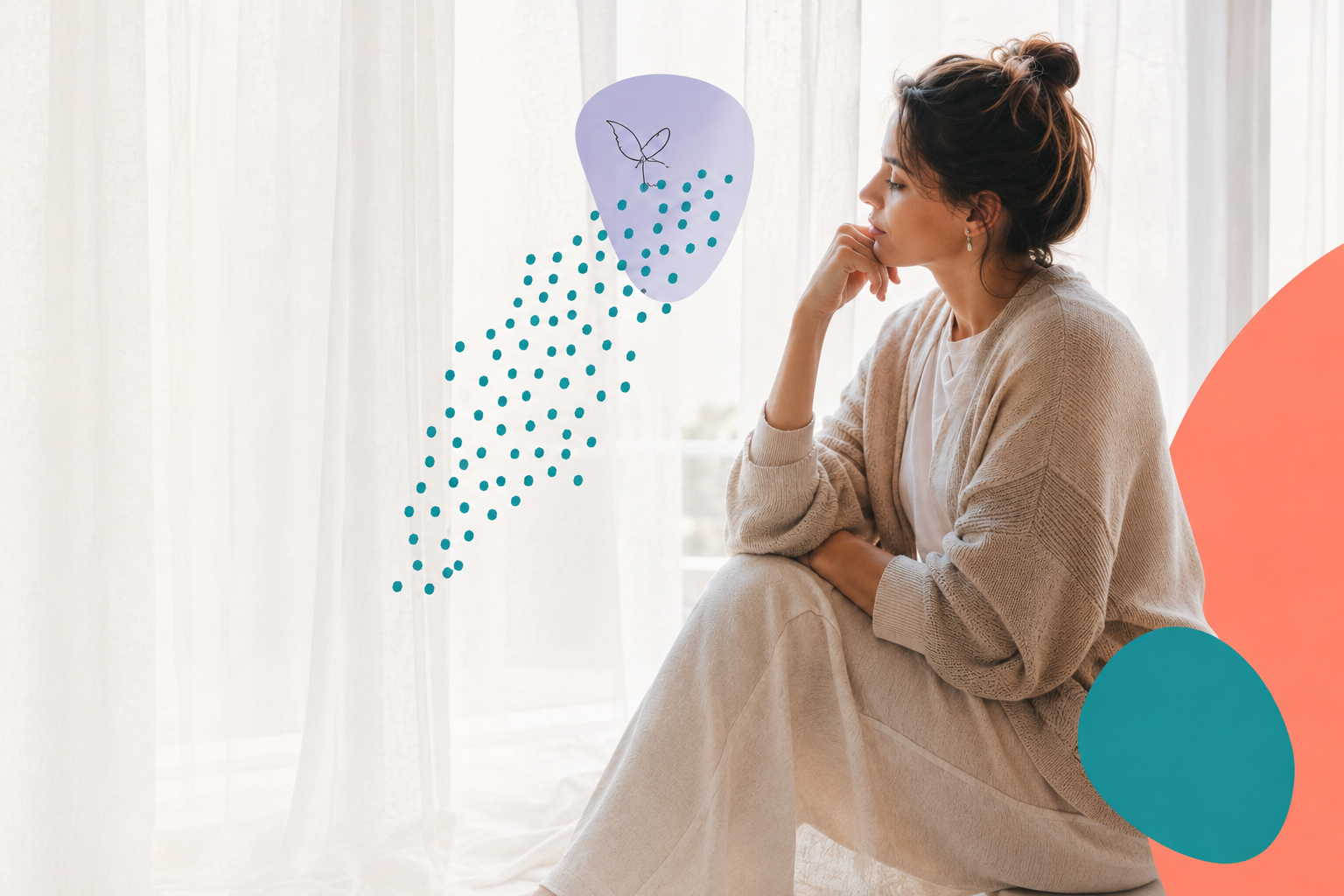 Mujer en calma, reflexionando junto a una ventana — Método Ella Elige